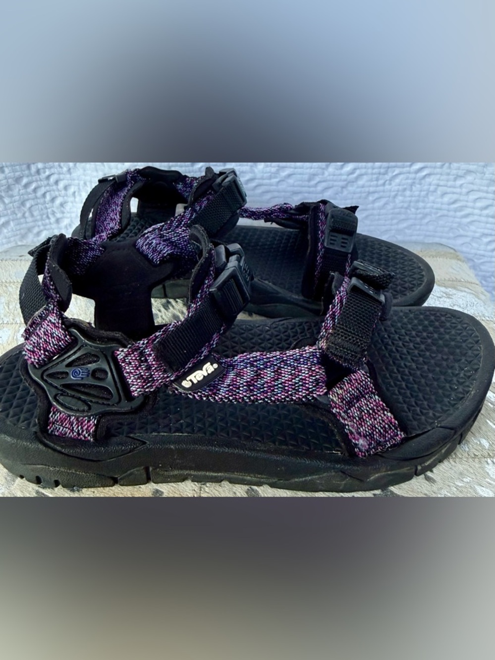 Vintage Teva Water/Hiking Sandals in Purple SZ 9